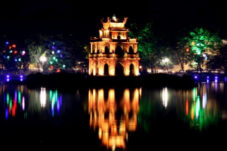 Lago de Hoan Kiem y templo de Jade