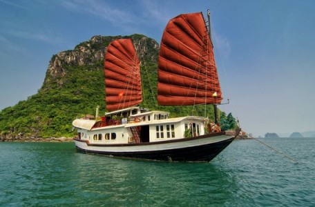 Crucero en la bahia de Bai Tu Long con  Prince junco