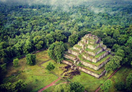 Koh Ker, la capitale au Xè siècle,