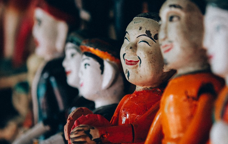 Théâtre des marionnettes sur l’eau dans le village Đào Thục