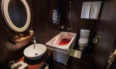 bhaya classic terrace suite bathroom(1)