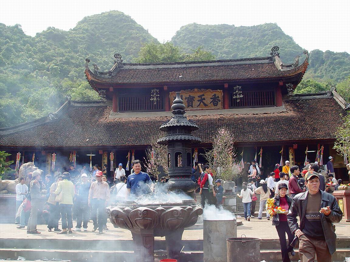 Pagoda, templo y casa comunal