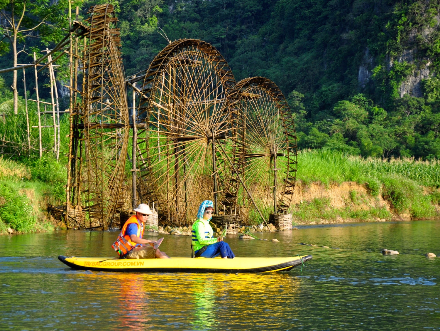Puluong retreat Vietnam river kyaking3
