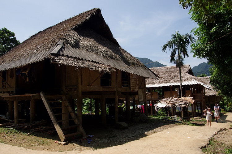 Maison sur pilotis traditionelle