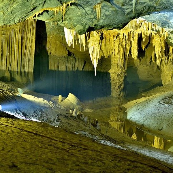 Gruta Thien Duong