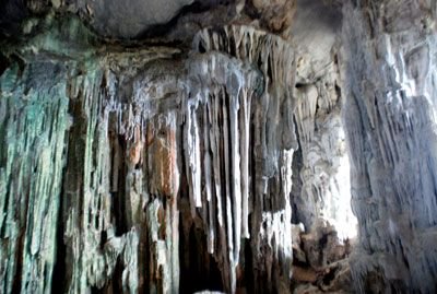 Grotte de Tiên Ông