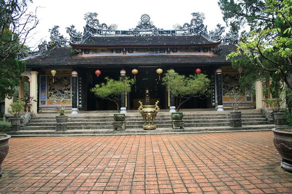 Sanctuaire principal de pagode de Tu Hieu