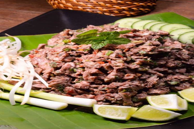 Laab la salade à la viande et aux herbes