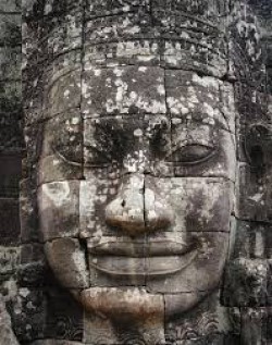 visage gigantesque sur le temple Bayon Angkor